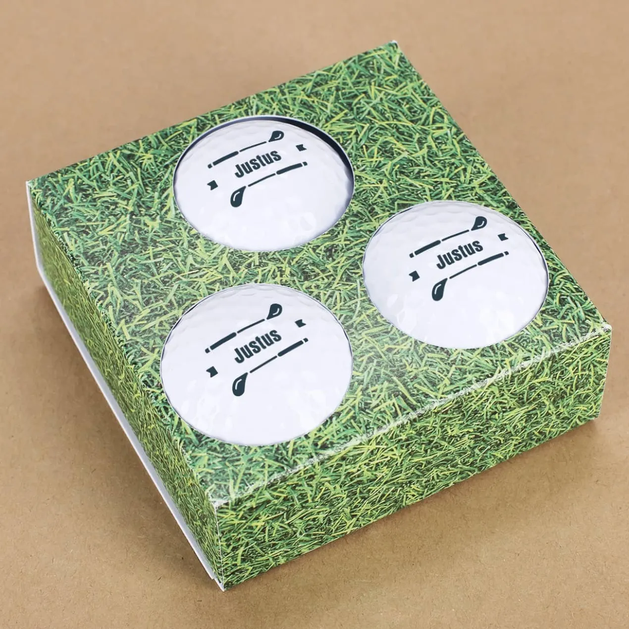 Personalisierte Golfbälle im 3er Set mit Wunschname und Golfschlägermotiv