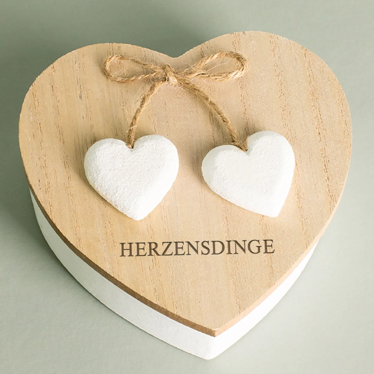 Personalisierte Herzdose aus Holz zur Hochzeit oder Verlobung
