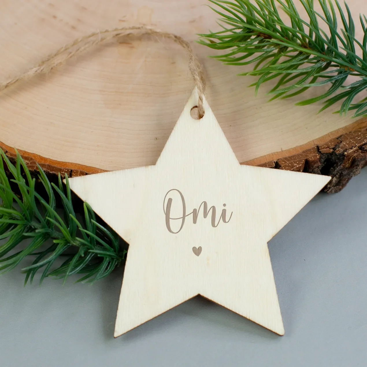 Personalisierte Holzanhänger mit Name & Herzmotiv – 4 Formen | Weihnachtsanhänger & Weihnachtsdeko