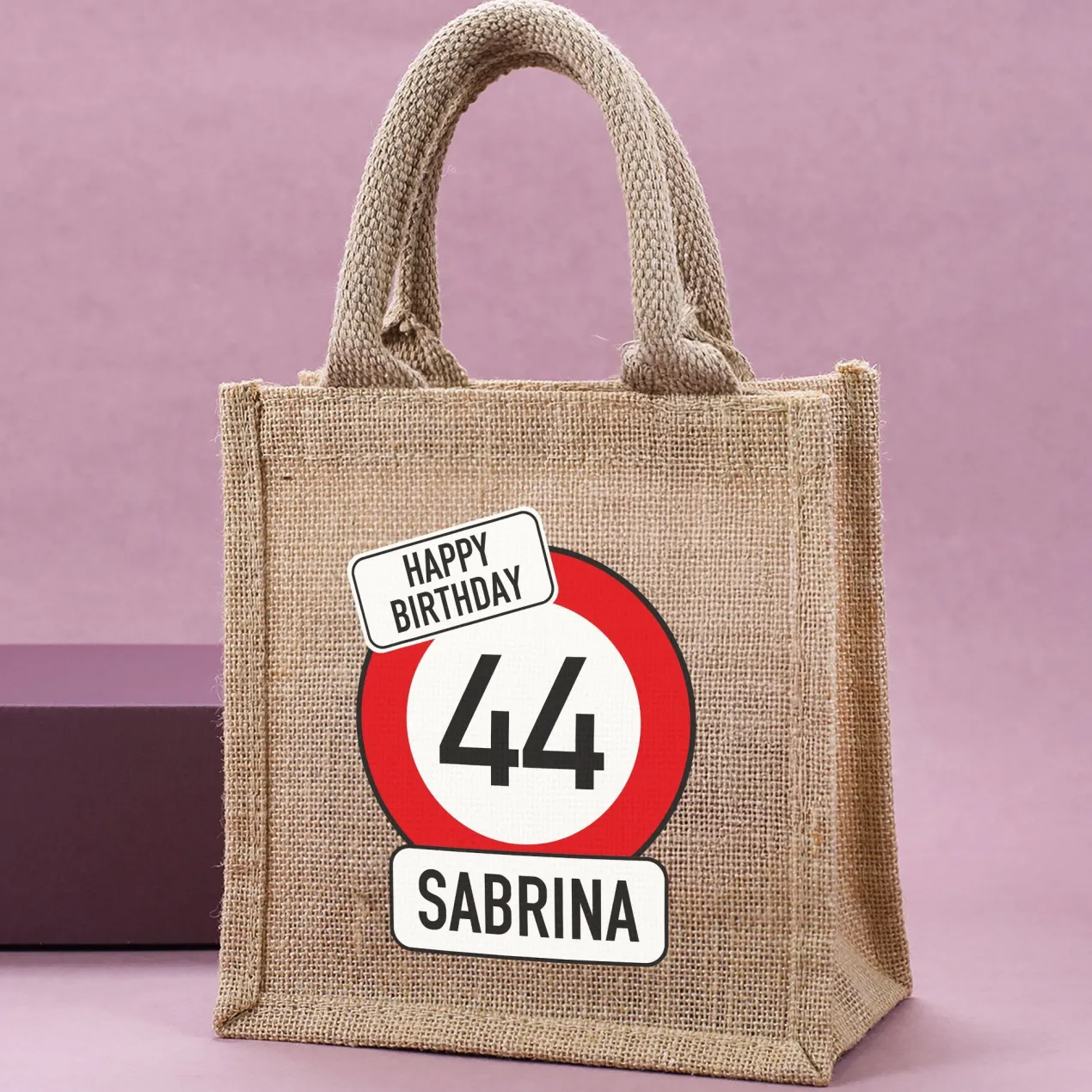 Personalisierte Jute-Geschenktasche mit Verkehrszeichen-Motiv zum Geburtstag