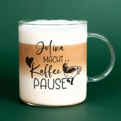 Personalisierte Kaffeetasse XL aus Leonardo-Glas mit Name & Spruch 'macht Kaffeepause' für Kolleginnen