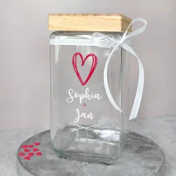 Personalisierte Keksdose mit Herzmotiv als Geschenk für Hochzeit oder Valentinstag