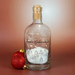 Personalisierte LED Deko-Karaffe 'Winterleuchten' mit Winterdorf & Wunschtext | Weihnachtsgeschenk