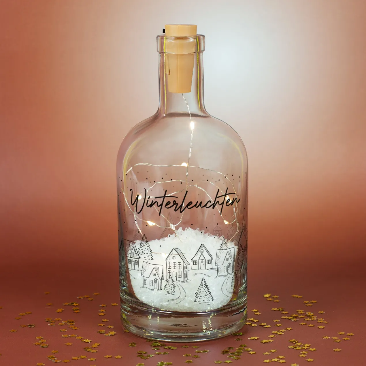 Personalisierte LED Deko-Karaffe 'Winterleuchten' mit Winterdorf & Wunschtext | Weihnachtsgeschenk