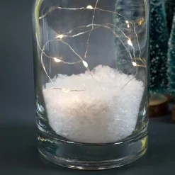 Personalisierte LED Deko-Karaffe 'Winterleuchten' mit Winterdorf & Wunschtext | Weihnachtsgeschenk