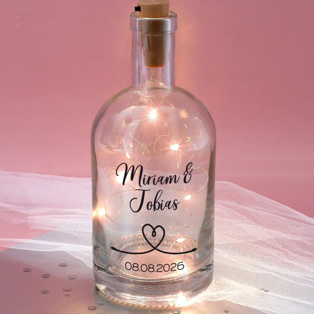 Personalisierte LED-Karaffe für Paare | Herzmotiv | Geschenk für Hochzeit & Valentinstag