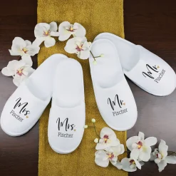 Personalisierte Pantoffeln zur Hochzeit | Slipper Set 'Mr. & Mrs' mit Name als Hochzeitsgeschenk