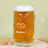 Personalisierter Bierkrug im Lederhosen Design mit Brezel Motiv | Bierglas mit Name 0,5l