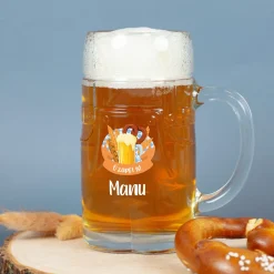 Personalisierter Bierkrug im Lederhosen Design mit bayerischem Festmotiv | Bierglas mit Name 0,5l