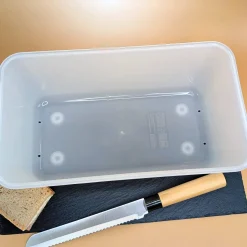Personalisierter Brotkasten mit Messer, Bambus Schneidebrett & Wunschtext mit Bäcker-Motiv