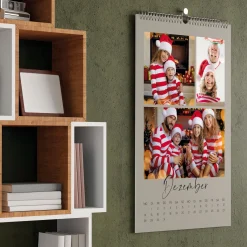 Personalisierter Foto-Wandkalender 2026 mit Farbauswahl, Wunschtext & mehreren Fotos | A3 oder A4