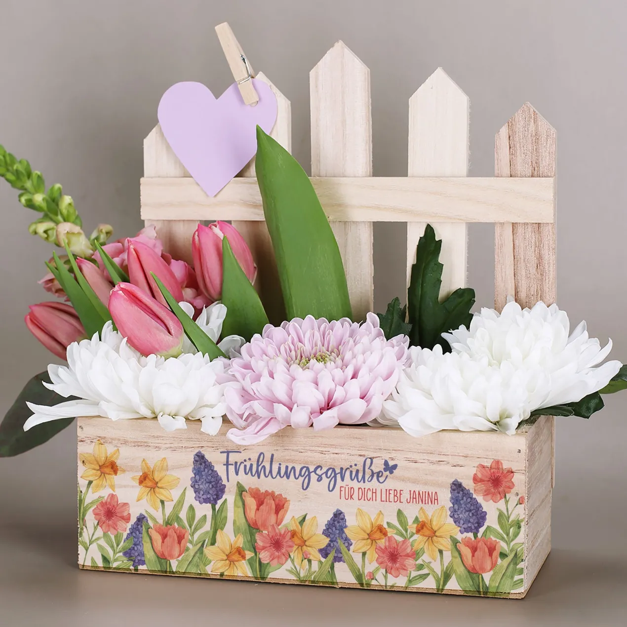 Personalisierter Geschenkkorb & Pflanzkiste 'Frühlingsgrüße' aus Holz mit Wunschtext | 3 Varianten