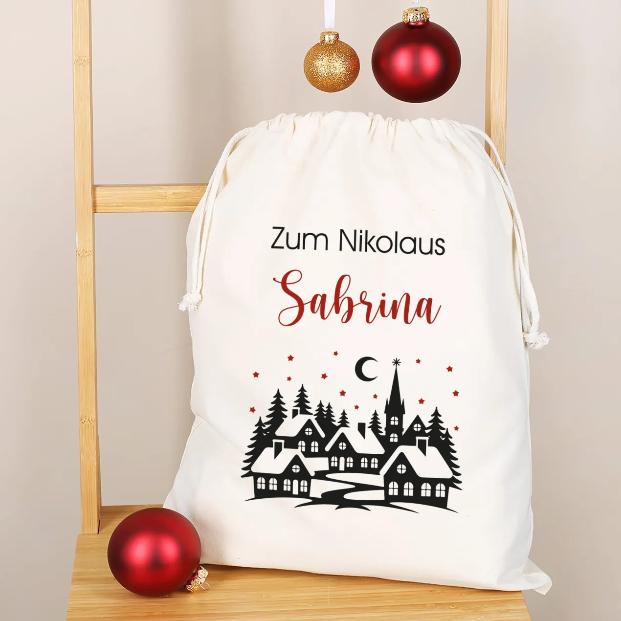 Personalisierter Geschenksack zu Weihnachten mit Wunschtext | Baumwollbeutel mit Winterdorf-Motiv