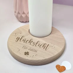 Personalisierter 'Glückslicht' Kerzenteller für geliebte Menschen mit Wunschtext aus Buchenholz