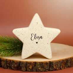 Personalisierter Keramikstern von Leonardo mit Name & Herzmotiv in Creme | Geschenk & Weihnachtsdeko