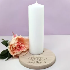 Personalisierter Kerzenteller zur Hochzeit graviert mit Namen und Datum | Buchenholz | Taubenmotiv