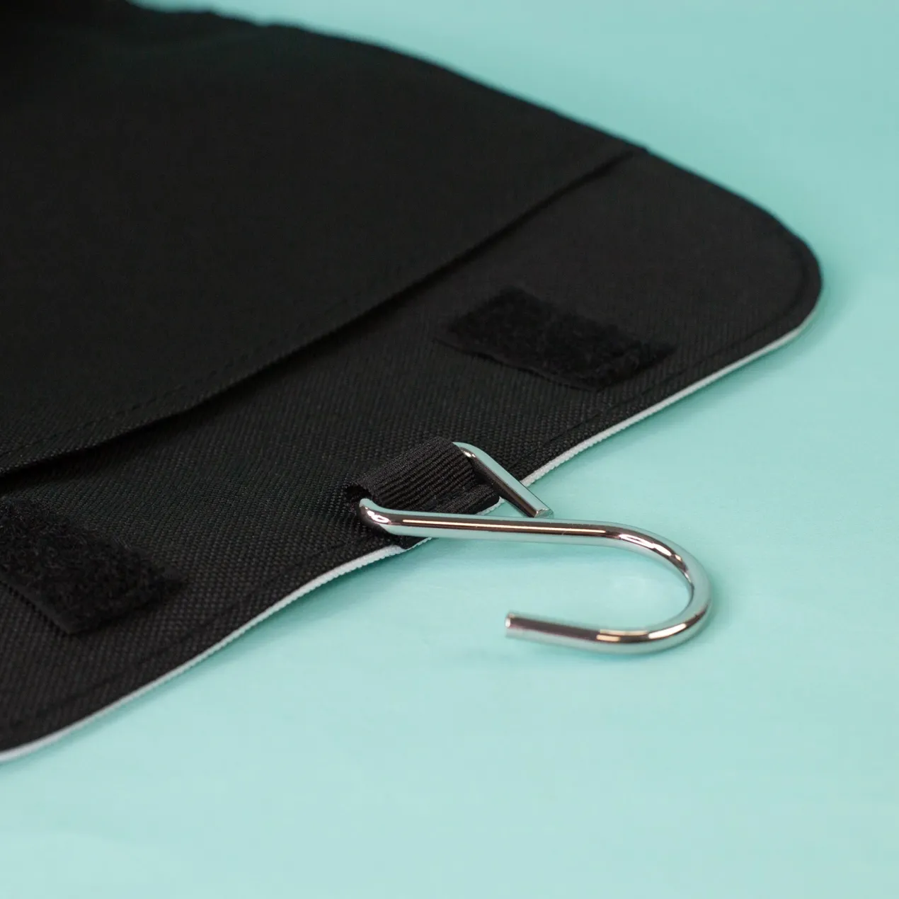 Personalisierter Kulturbeutel mit Berge Motiv | Waschtasche zum Aufhängen für Bergsteiger