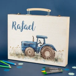 Personalisierter Malkoffer aus Holz mit Name und Traktor Motiv | Kreativkoffer für Jungen
