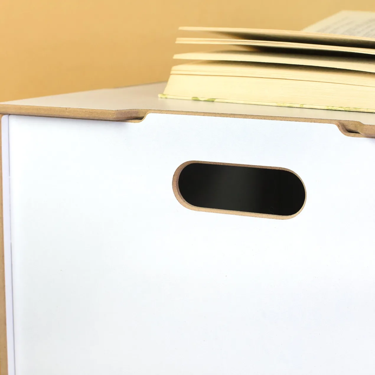 Personalisierte Rollbox aus Holz von clipfritz - Bunte Bausteinwelt | Kinder-Spielzeugkiste mit Name