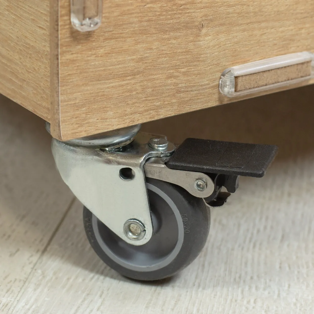 Personalisierte Rollbox aus Holz mit Bären-Motiv von clipfritz | Spielzeugkiste für Kinder mit Name