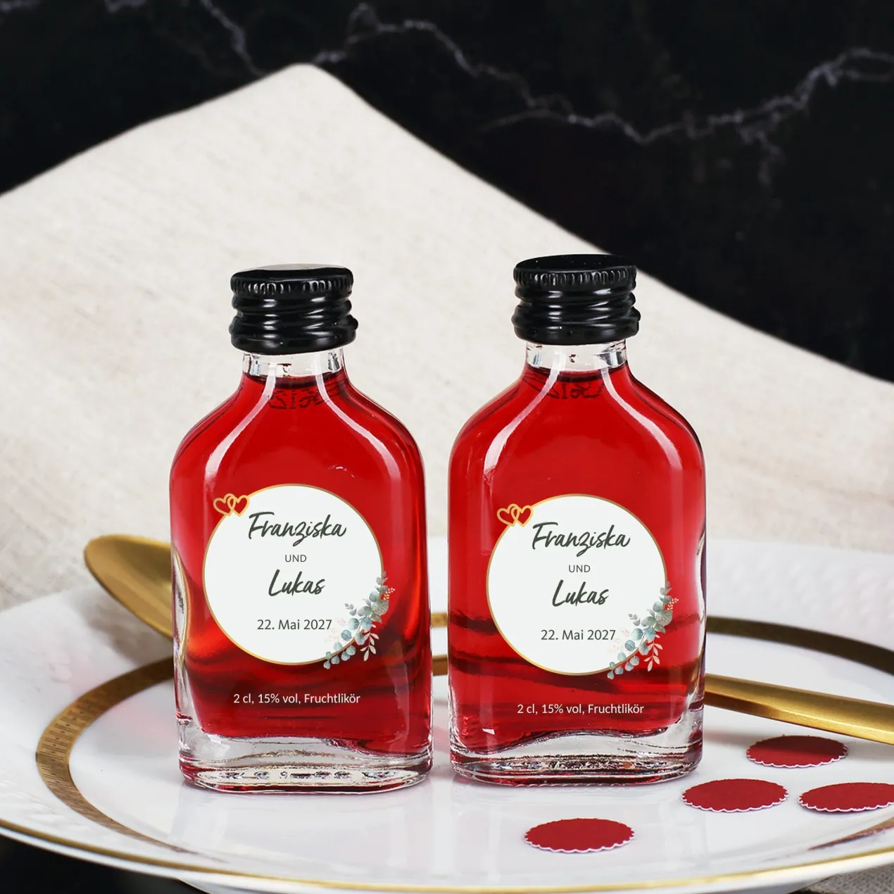 Personalisierter Schnaps zur Hochzeit als Gastgeschenk | 20 ml Fruchtlikör oder Kräuterlikör
