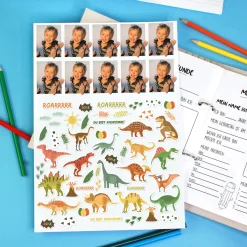 Personalisierter Stickerbogen mit Dino-Motiven & 10 Fotos | Aufkleber für Schule, Kita, Freundebuch