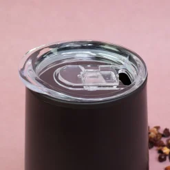 Personalisierter Thermobecher mit Name und Winterwärmer-Motiv in 2 Farben | Geschenk zu Weihnachten