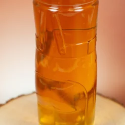 Personalisiertes Bierglas im Design einer Lederhose oder Dirndl mit Name | Oans, zwoa, gsuffa!