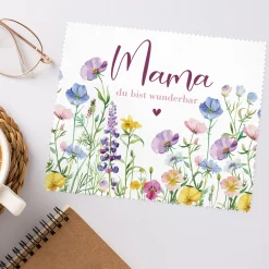 Personalisiertes Brillenputztuch für Mama mit Blumen & Herzmotiv | Geschenk zum Muttertag mit Wunschtext