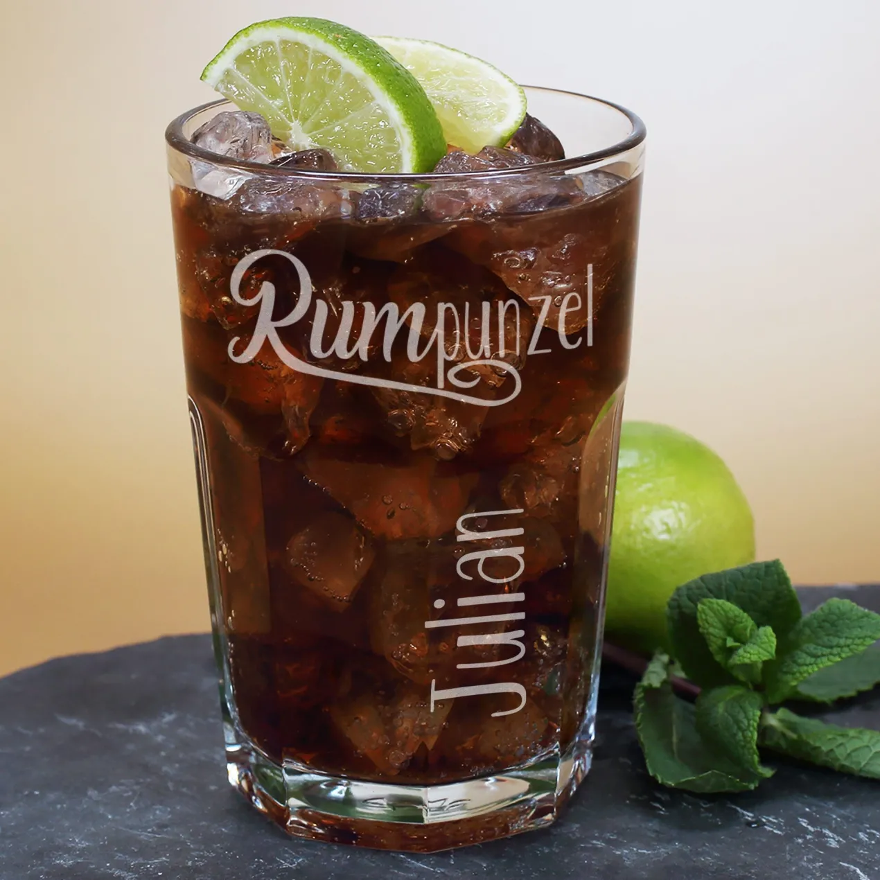 Personalisiertes Captain Morgan - Set in Geschenkbox mit graviertem Longdrinkglas | RUMpunzel