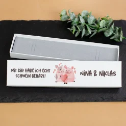 Personalisierte Schmuckverpackung mit Wunschtext 'Schwein gehabt' | Witzige Geschenkbox für Paare