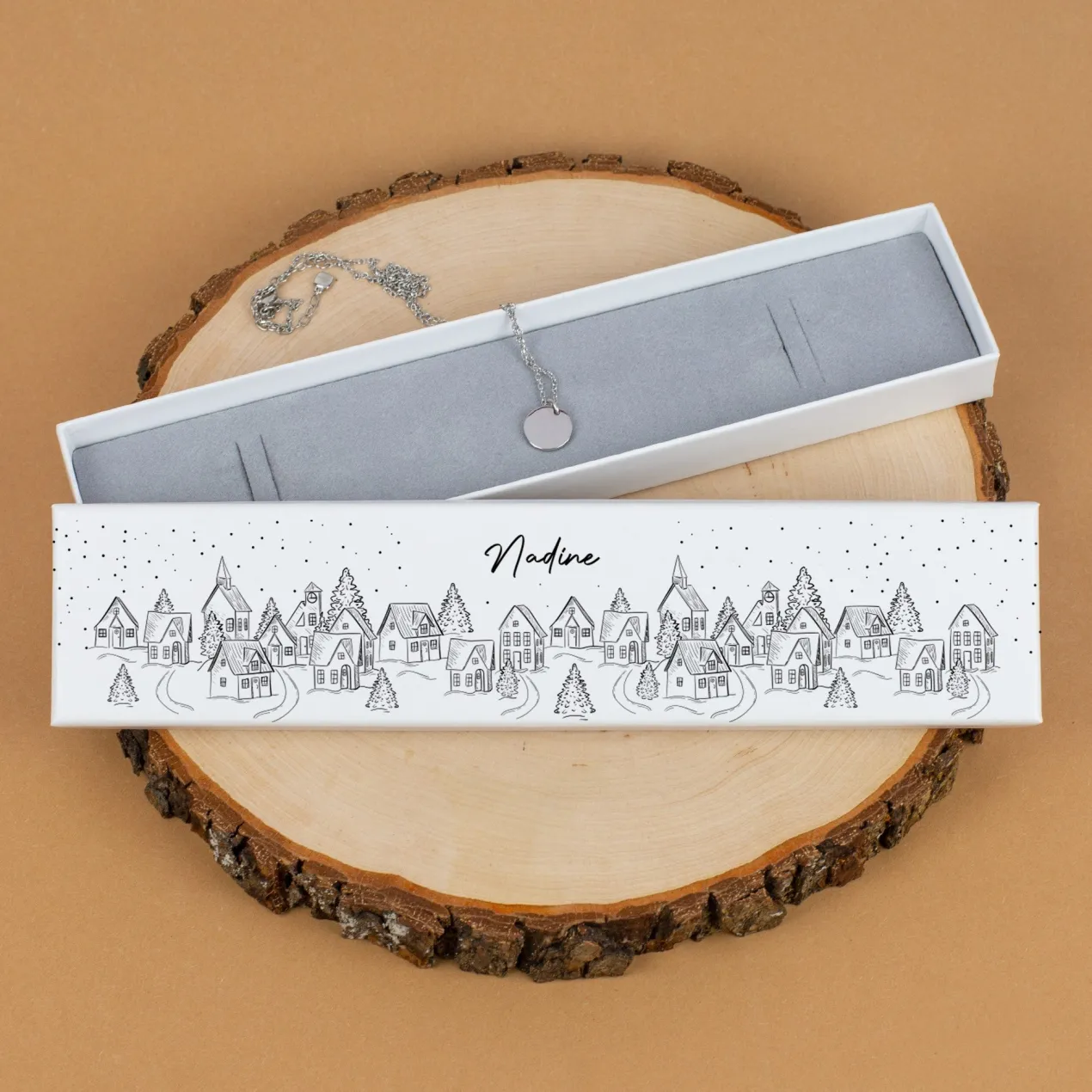 Personalisierte Schmuckverpackung zu Weihnachten mit Winterlandschaft & Name | Geschenkbox für Armbänder