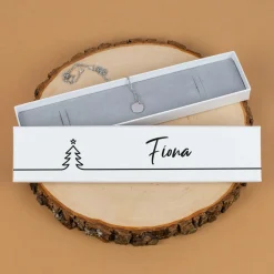 Personalisierte Schmuckverpackung zu Weihnachten mit Name | Geschenkbox für Armbänder Line-Art-Motiv
