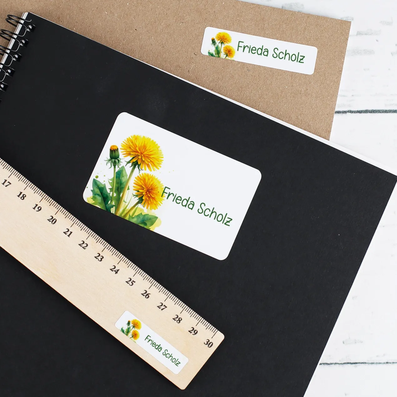 Personalisierte Schulaufkleber mit Name & Löwenzahn Motiv | 100-teiliges Set für Jungen und Mädchen