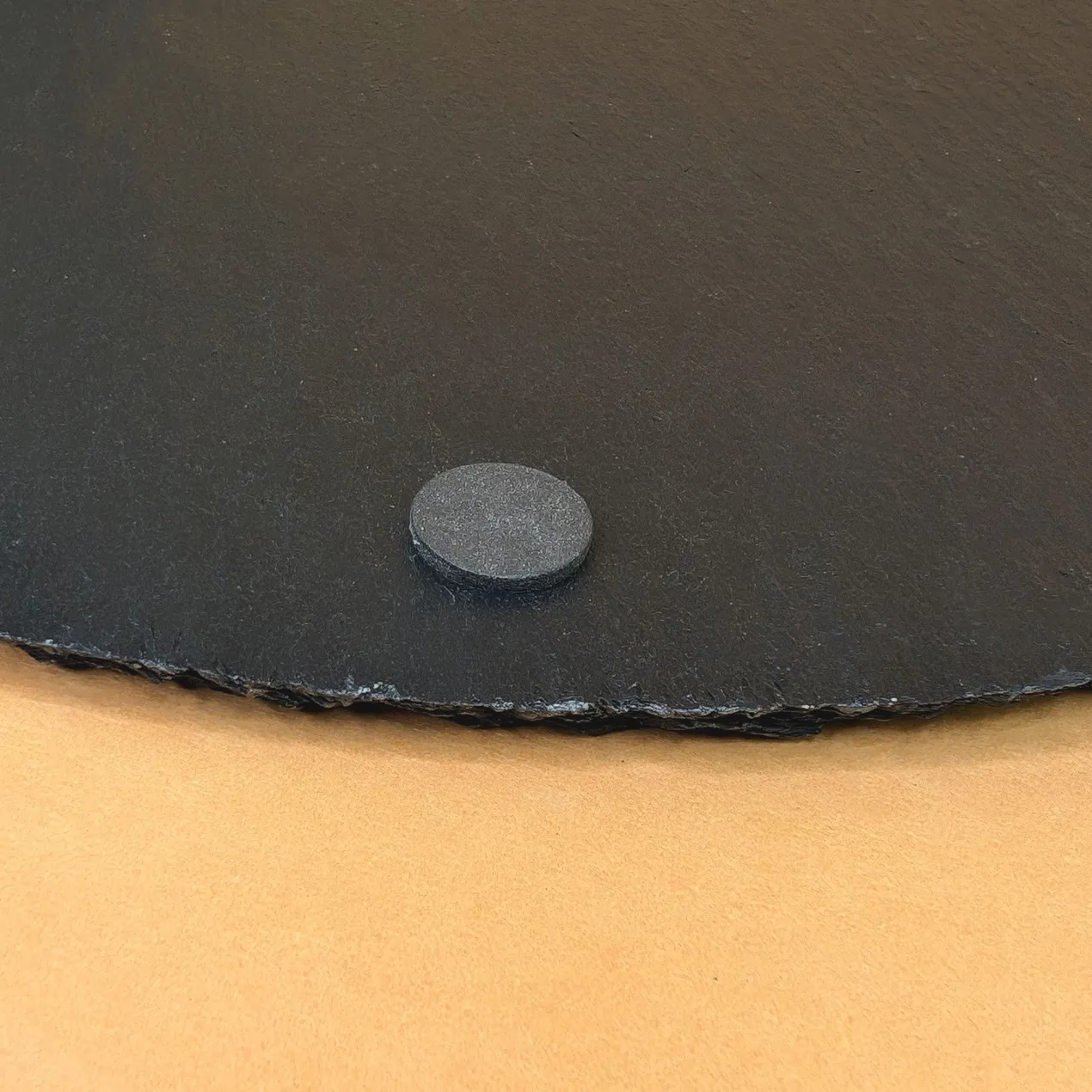 Personalisierte Servierplatte aus Schiefer mit Name gelasert | Rund 35,5cm
