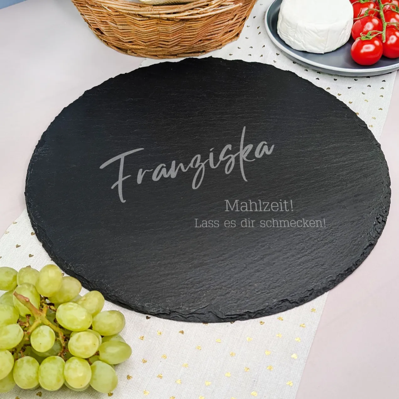Personalisierte Servierplatte aus Schiefer mit Name und Wunschtext | Rund