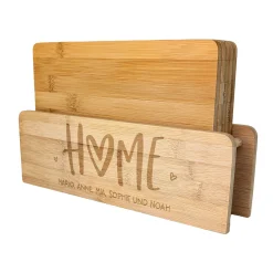 Personalisiertes Frühstücksbrettchen-Set aus Bambus mit Ständer | HOME-Motiv & Wunschtext
