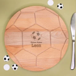 Personalisiertes Frühstücksbrettchen aus hochwertigem Buchenholz im Fußballdesign mit Wunschtext & Name