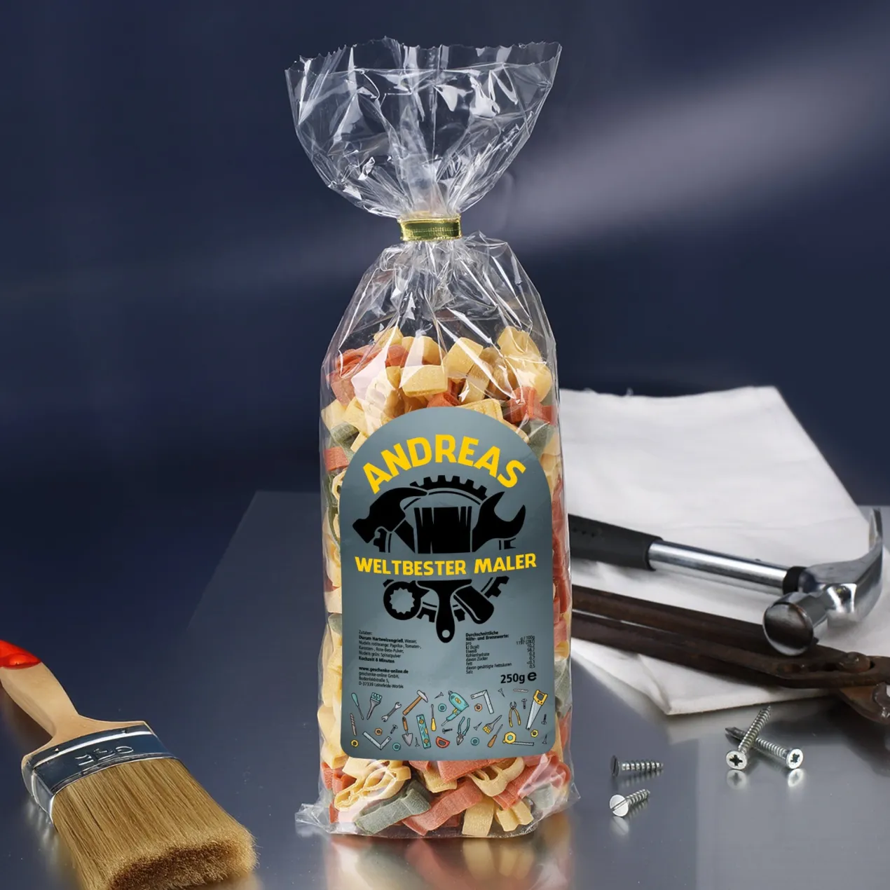 Personalisiertes Geschenkset für Handwerker | Präsentkorb mit Handtuch, Bierglas, Landbier, Nudeln & Pesto