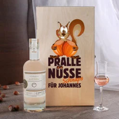 Personalisiertes Geschenkset mit Grappaglas und Haselnussschnaps