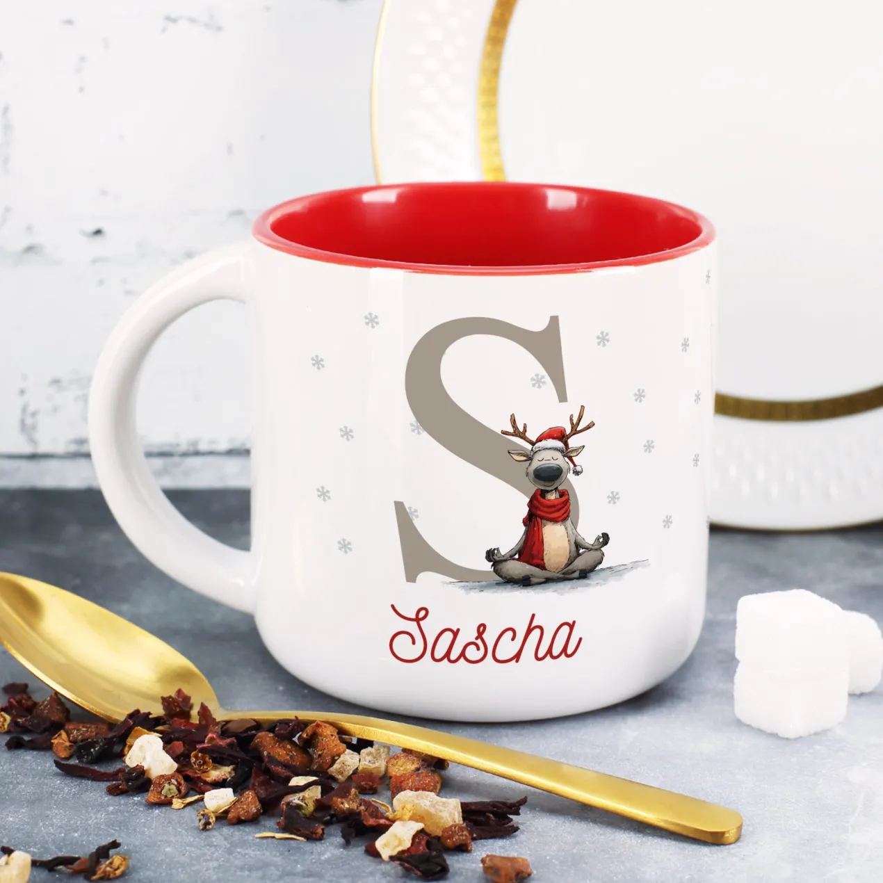 Personalisiertes Geschenkset mit Yoga-Rentier für Weihnachten – Tasse, Tee, Kerze & Lindorkugeln