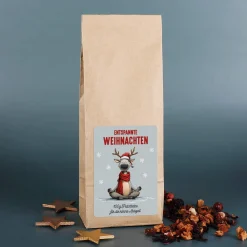 Personalisiertes Geschenkset mit Yoga-Rentier für Weihnachten – Tasse, Tee, Kerze & Lindorkugeln