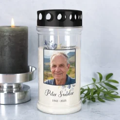 Personalisiertes Grablicht mit Foto, Name & Datum | 2 Größen