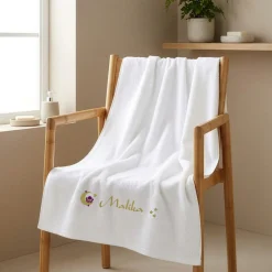 Personalisiertes Handtuch in weiß bestickt mit orientalischem Motiv & Name | Geschenk zum Ramadan