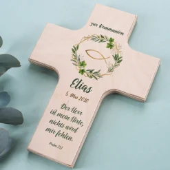 Personalisiertes Holzkreuz mit Ichthys Fisch & Blätterkranz | Geschenk für Taufe, Kommunion, Konfirmation