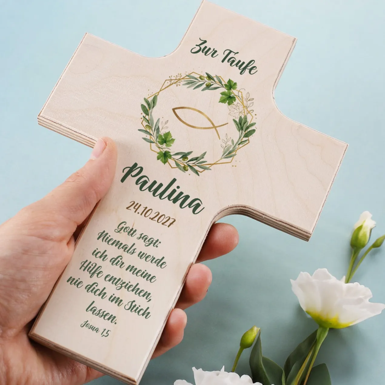 Personalisiertes Holzkreuz mit Ichthys Fisch & Blätterkranz | Geschenk für Taufe, Kommunion, Konfirmation