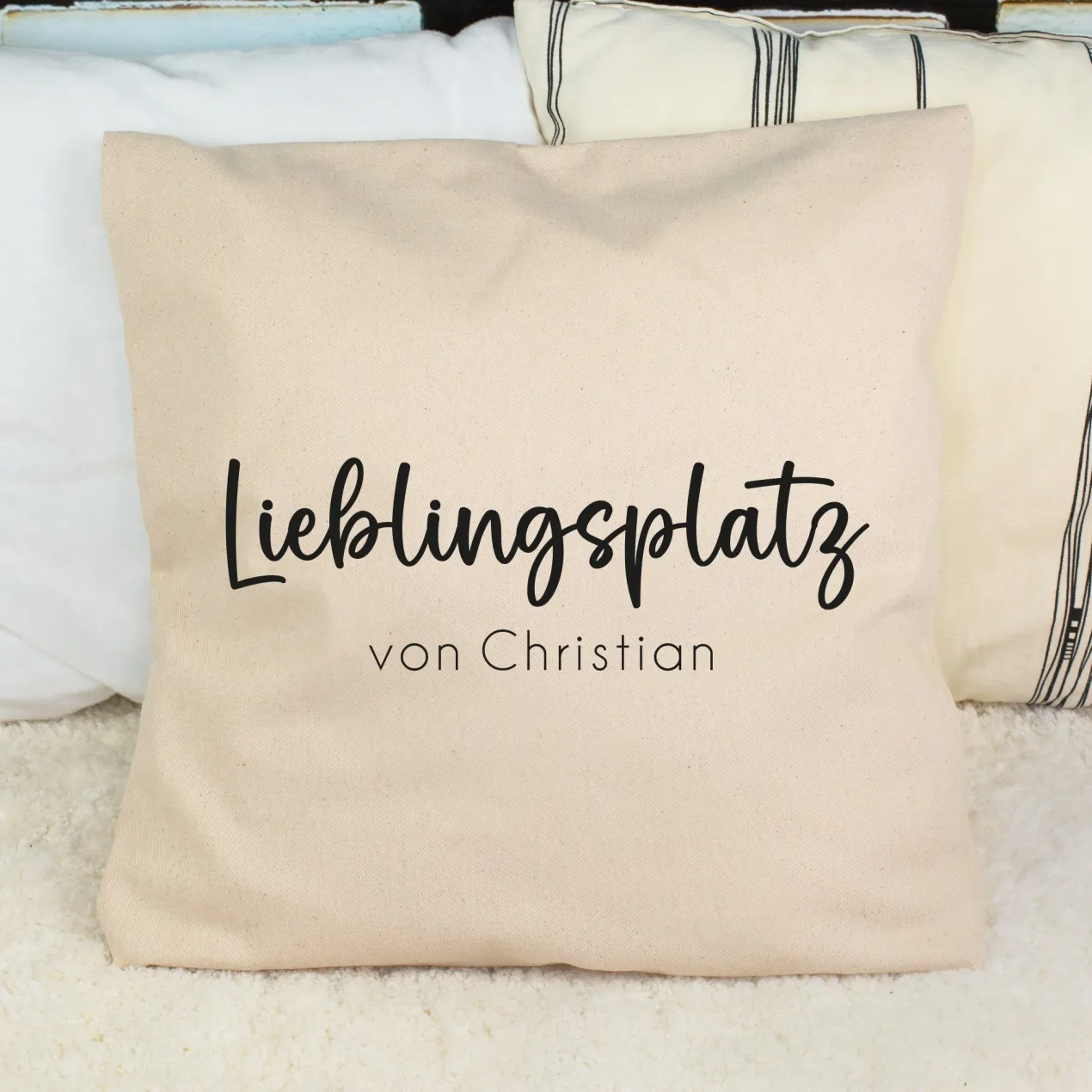 Personalisiertes Kissen 'Lieblingsplatz' mit Wunschtext | Geschenk zum Einzug & Hausbau für Wohnung