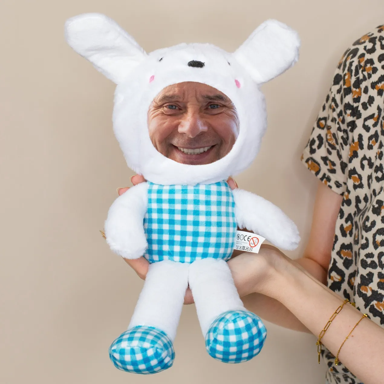 Personalisiertes Kuscheltier mit Foto Gesicht | Stofftier Hase als lustiges Geschenk | Rosa oder Blau