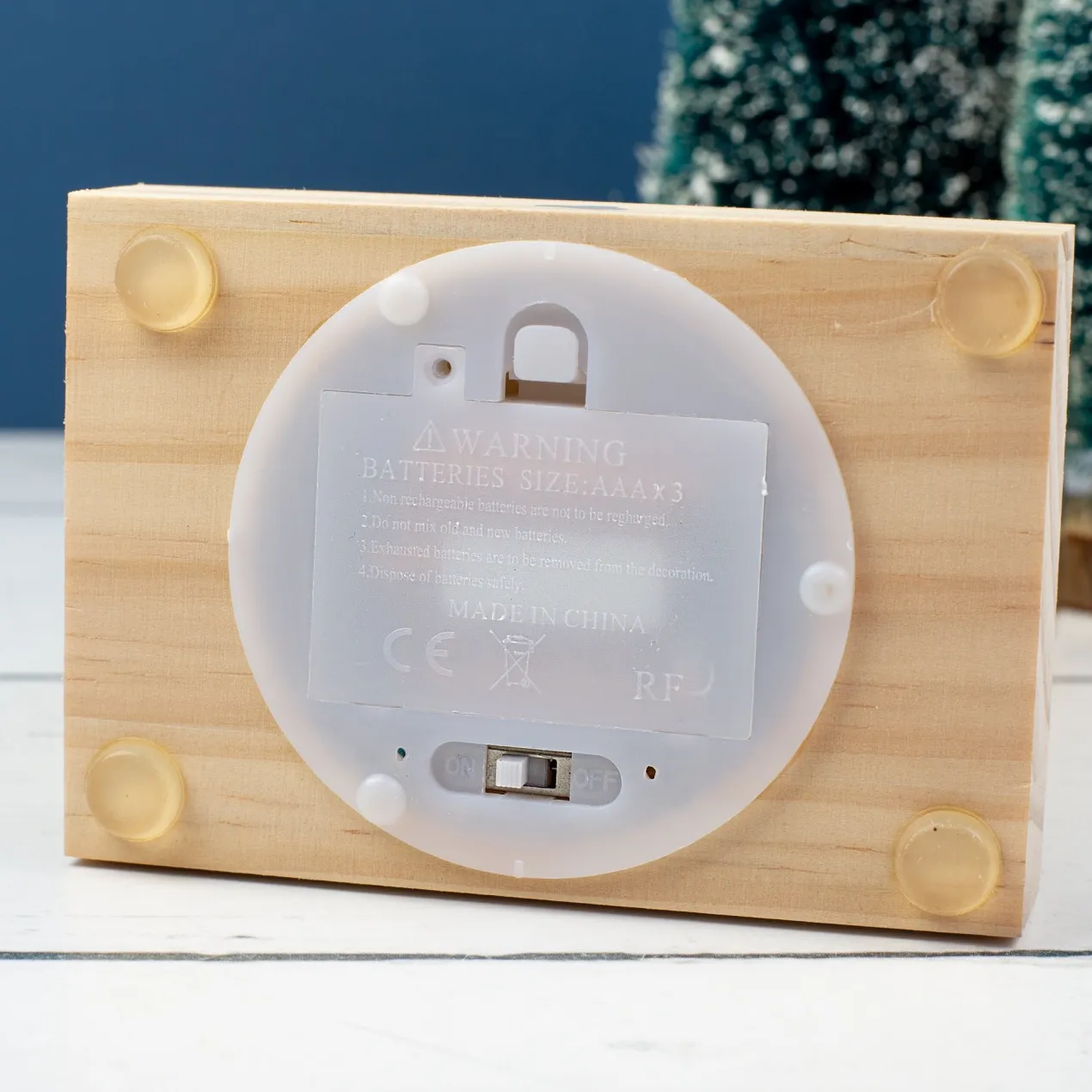 Personalisiertes LED-Dekohaus von Leonardo mit Wunschgravur auf Holzsockel | Dekolicht und Geschenk
