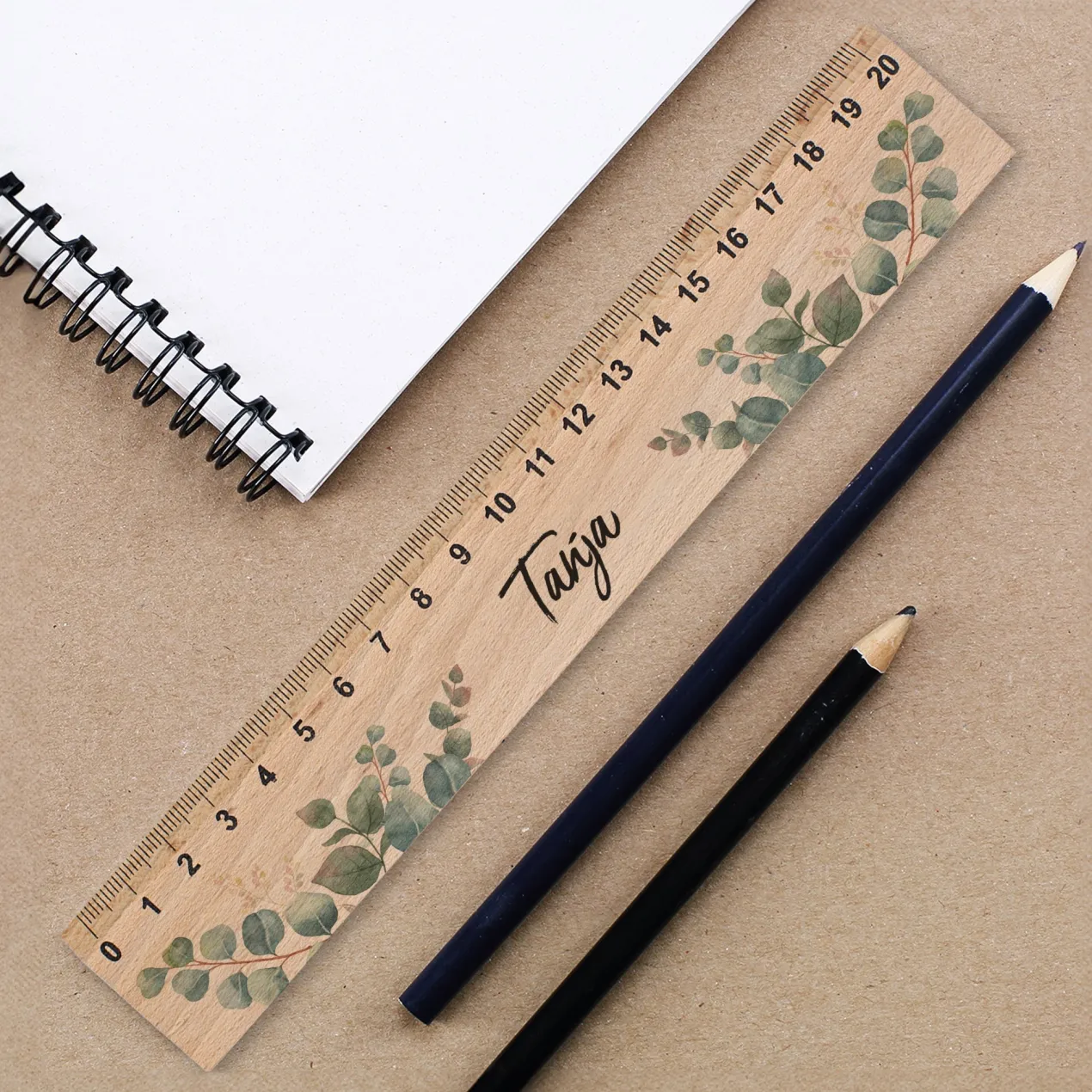 Personalisiertes Lineal aus Holz mit Name für Schüler & Studenten | 20 cm | Eukalyptus Motiv